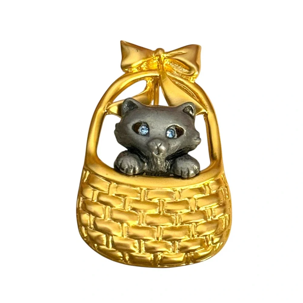 Danecraft Signed Vintage Cat in Basket Brooch Pewter Cat Gold‎ Tone Pin